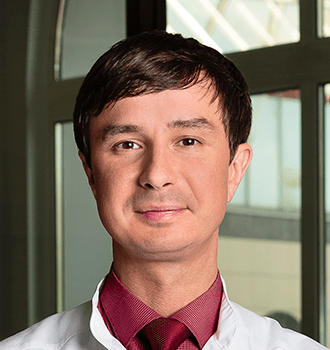 Чураков Тимур Касимович врач-офтальмолог клиники Зрение рефракционный хирург лазерная коррекция зрения