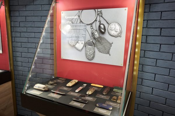 салон-музей оптики выставка истоических оправ юлии карбовской спб на спортивной