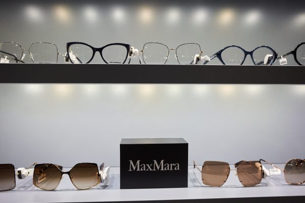 открытие салона-музея оптики арт-простраство с выставкой оправ спб брендовые очки солнцезащитные линзы