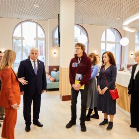 Открытие детского отделения в офталмьологическом центре Зрение в СПб. Эргашев Олег Николаевич постеил открытие детской клиники
