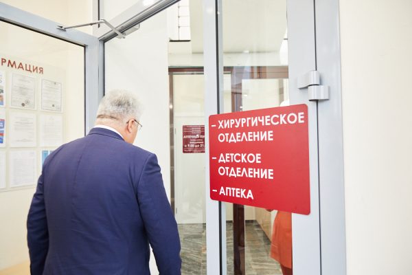 Открытие детского отделения в офталмьологическом центре Зрение в СПб. Эргашев Олег Николаевич постеил открытие детской клиники