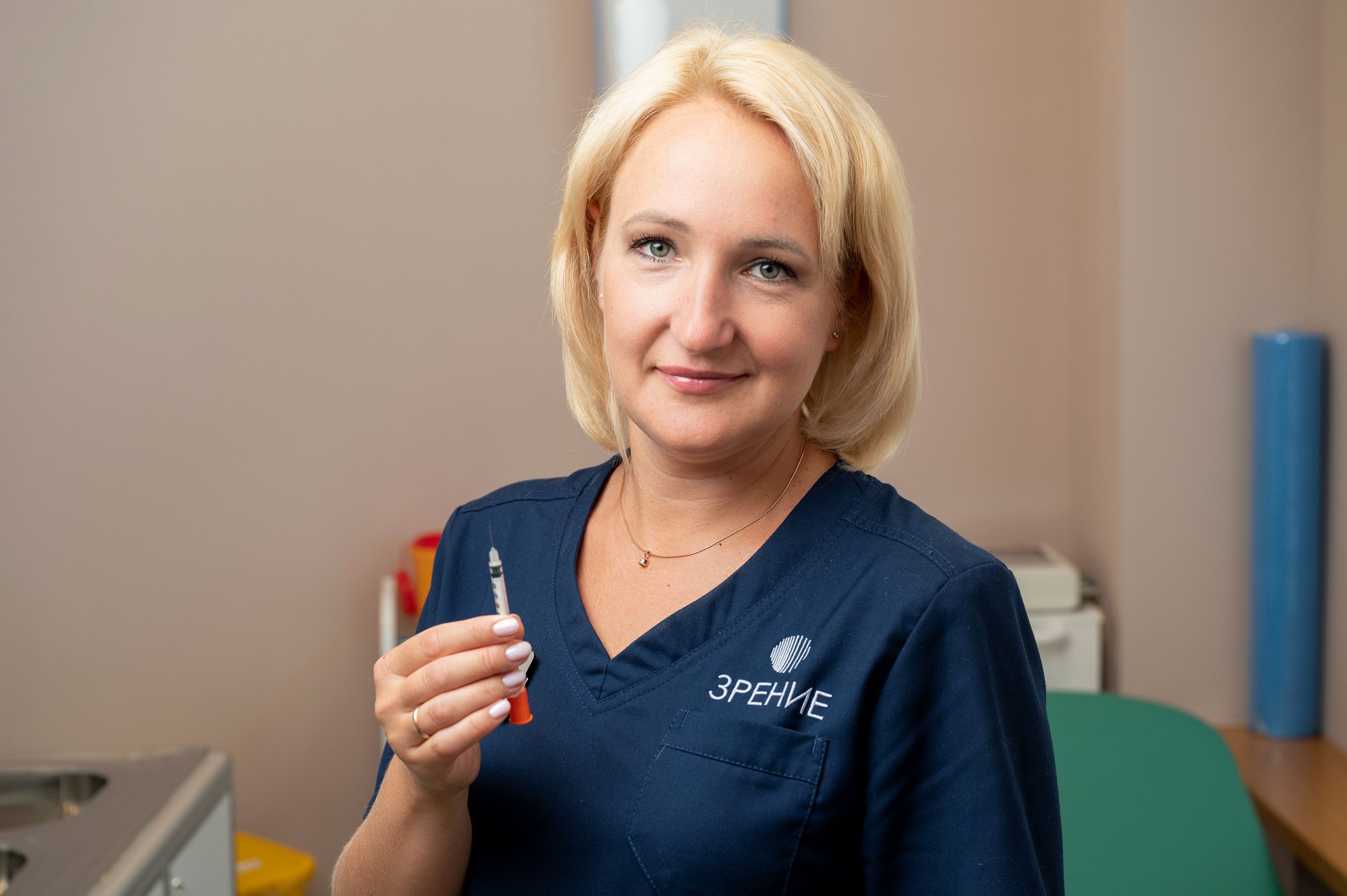 Интравитреальное введение препарата Лаксолан